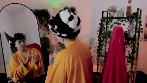 Neo Geisha online show from April 24, 8:27 am