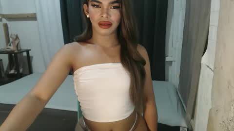 Snapshot of neomi_hardcock chatting on October 12, 9:57 am neomi online show from October 12, 9:57 am