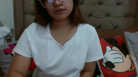 Snapshot of nerdysweetpinay chatting on October 23, 2:13 am nerdysweetpinay online show from October 23, 2:13 am