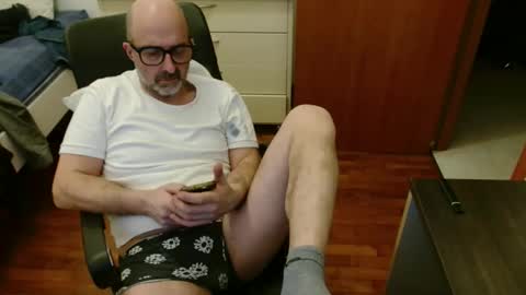 simi online show from February 12, 8:01 pm