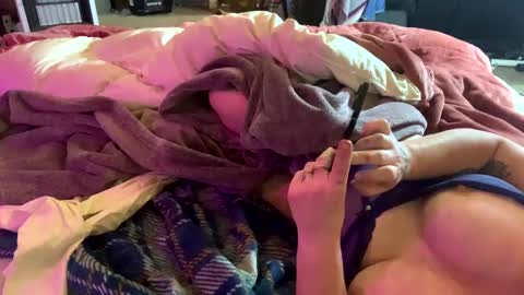 Snapshot of newby101 chatting on January 6, 10:13 am Meow Meow online show from January 6, 10:13 am