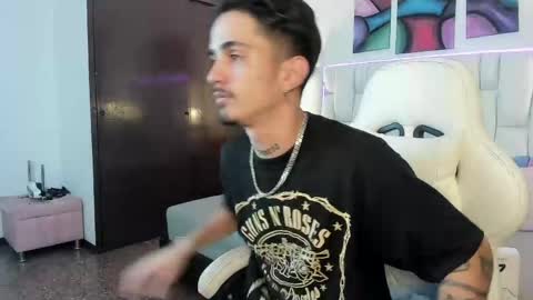 Yeison online show from April 13, 3:11 am