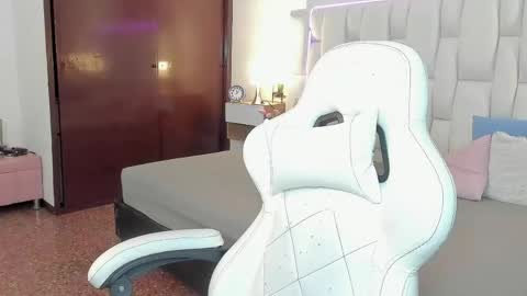 Yeison online show from April 14, 3:21 am