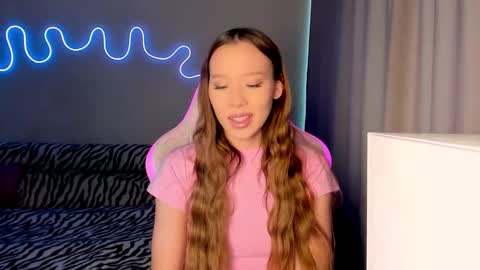 Mina online show from September 24, 10:33 am