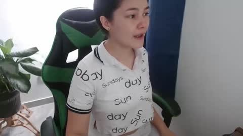 nezuko_sweet online show from March 15, 8:56 pm