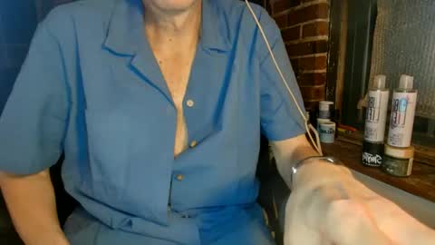 Snapshot of nfgwholoves2cum chatting on March 6, 1:37 am NFG Nice Friendly Guy Dick online show from March 6, 1:37 am