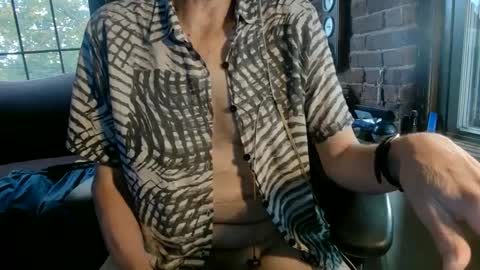 Snapshot of nfgwholoves2cum chatting on September 16, 10:13 pm NFG Nice Friendly Guy Dick online show from September 16, 10:13 pm