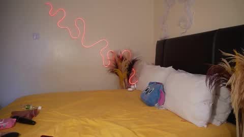 Snapshot of nia_bell chatting on January 19, 9:33 am kikiNiaAria online show from January 19, 9:33 am