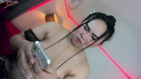 nia_jaxx online show from May 5, 6:24 pm