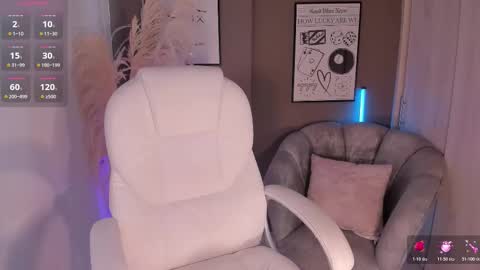 Nia online show from February 21, 7:17 pm