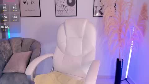 Nia online show from September 15, 1:01 pm