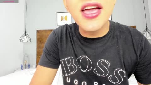 Snapshot of niall_falcon chatting on January 20, 1:00 pm Niall  online show from January 20, 1:00 pm