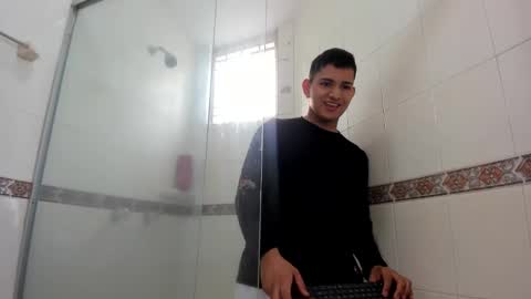 Snapshot of niall_falcon chatting on January 31, 12:29 pm Niall  online show from January 31, 12:29 pm