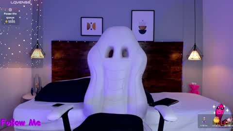 Snapshot of niall_falcon chatting on February 4, 12:55 pm Niall  online show from February 4, 12:55 pm