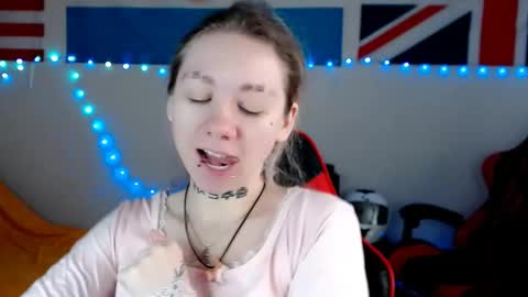 nica_kawaii online show from March 19, 5:57 am