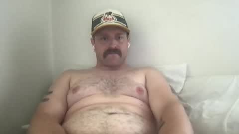 NiceButtNiceGuy online show from April 18, 7:07 pm