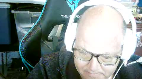 nicholaastavrou19 online show from April 18, 12:45 am