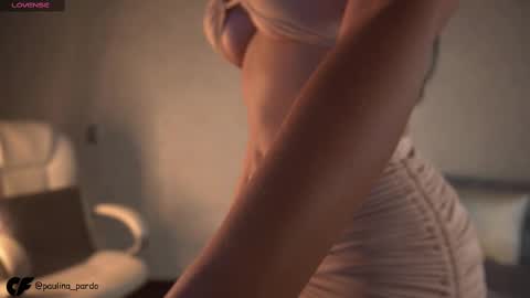Snapshot of nichole__evans chatting on March 6, 1:37 am nichole__evans online show from March 6, 1:37 am