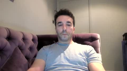 Snapshot of niciboi chatting on March 3, 10:31 pm James online show from March 3, 10:31 pm