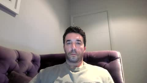 Snapshot of niciboi chatting on December 22, 8:58 pm James online show from December 22, 8:58 pm