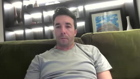 Snapshot of niciboi chatting on October 19, 9:52 pm James online show from October 19, 9:52 pm