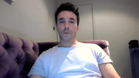 Snapshot of niciboi chatting on March 11, 11:15 pm James online show from March 11, 11:15 pm