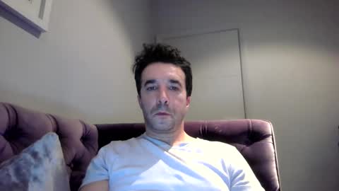 Snapshot of niciboi chatting on February 23, 12:08 am James online show from February 23, 12:08 am