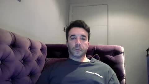 Snapshot of niciboi chatting on March 5, 10:21 pm James online show from March 5, 10:21 pm