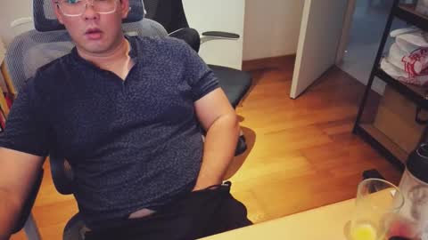 nickcage813 online show from September 22, 8:40 am