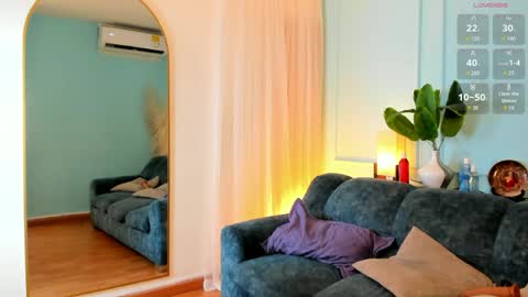 nicki_ripperton online show from April 12, 7:45 am