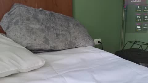 Nicolas              online show from October 22, 9:05 pm