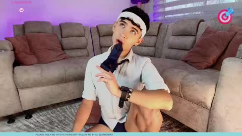 Snapshot of nico_cruz chatting on September 28, 10:41 pm nico online show from September 28, 10:41 pm