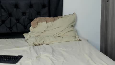 Nicolas y Alex online show from January 16, 4:07 am