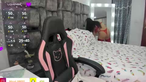 YuliEM online show from December 13, 9:09 pm