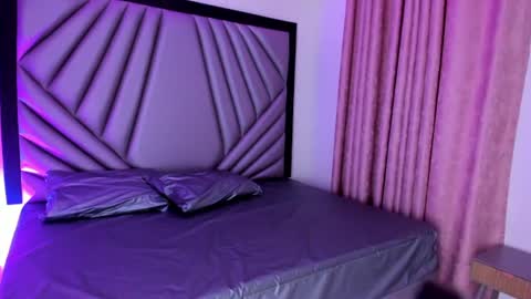 nicola_d_angelo online show from June 25, 7:19 pm