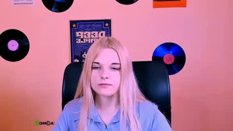 nicole_bright online show from July 8, 9:13 am