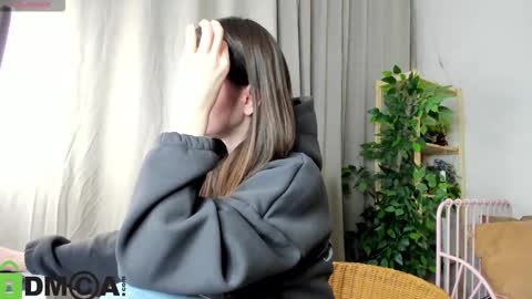 Snapshot of nicole_charm chatting on October 12, 8:10 pm GMT7TueWedThSu 0300am-0900am. Sa 1000am-0400pm online show from October 12, 8:10 pm