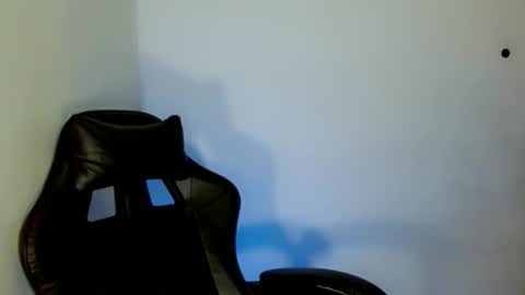 nicole_kiss01 online show from October 7, 10:44 am