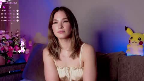 Nicole online show from April 19, 5:47 pm