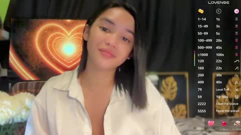 NICOLE online show from April 4, 5:14 am