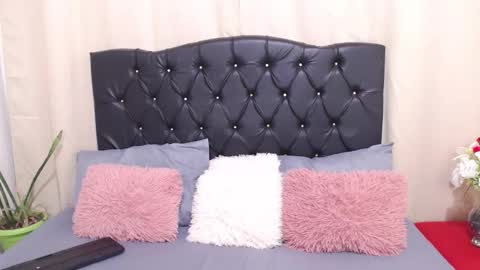 Nicole Chanel online show from November 18, 12:24 am