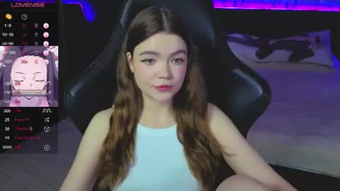 NicoleMeew online show from June 25, 4:01 pm