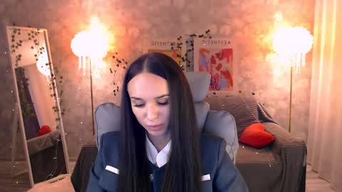 Nicole online show from June 5, 4:23 pm