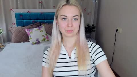 NicoleStunning online show from May 8, 8:53 am