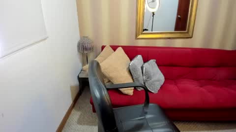 Nicolettcolin  online show from April 20, 6:55 pm