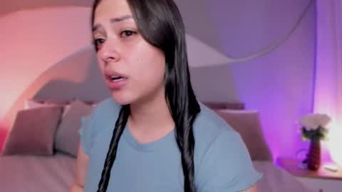 Nicolle online show from March 26, 11:48 am