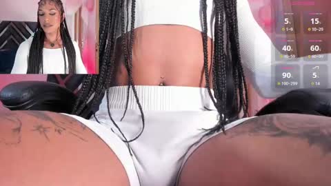   facebook nicolle delgado online show from October 3, 4:43 am