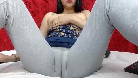 Snapshot of nicolleowens chatting on October 10, 9:52 pm NICOLLE online show from October 10, 9:52 pm