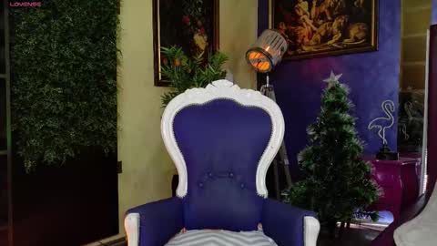 Nicolle online show from January 12, 1:51 pm