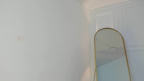 Nicol online show from February 14, 9:39 pm